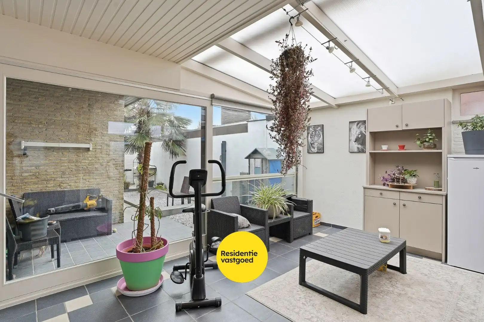 Volledig instapklare bungalow met praktijkruimte foto 9