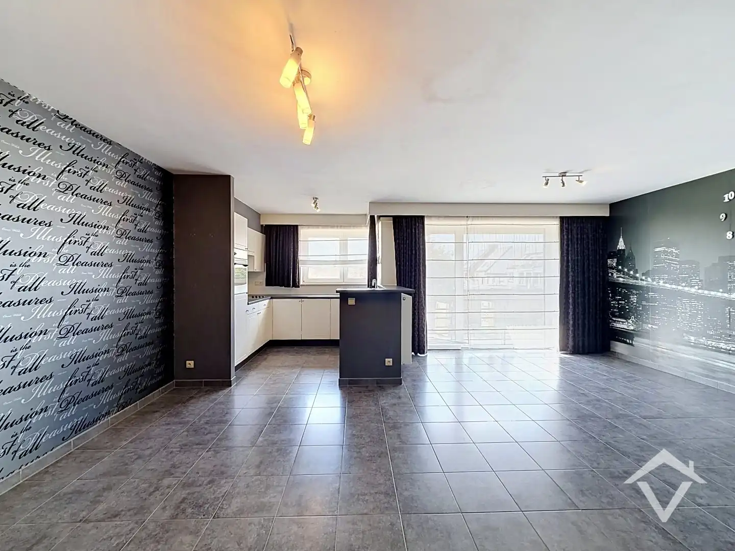 Instapklaar appartement met 2 slaapkamers, 2 bergingen en garage te Eernegem foto 6