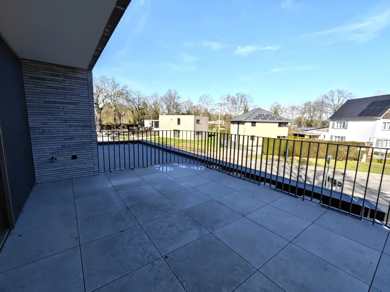 High-end nieuwbouw-duplex met ruim terras, parking en ruime buitenberging foto 3