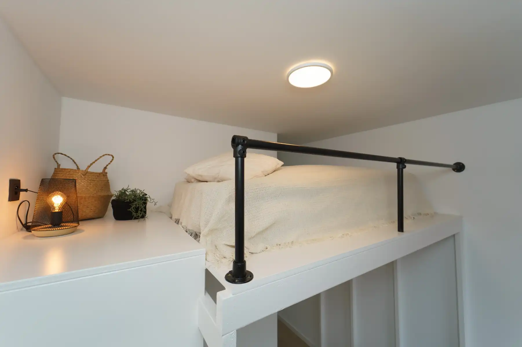 Gerenoveerd appartement (1 slaapkamer) met leuk terras foto 16