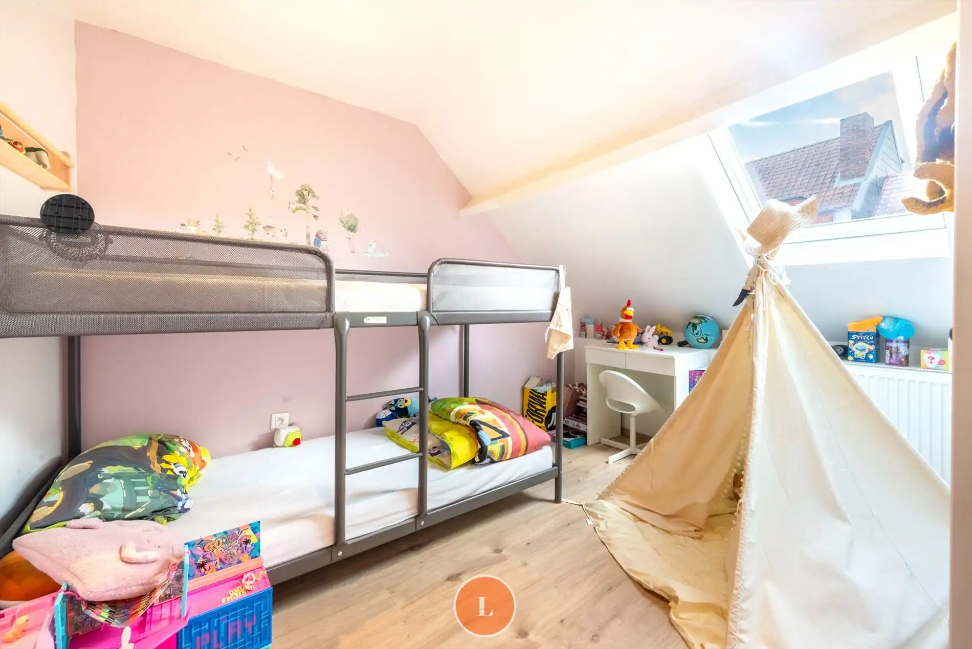 Instapklare gezinswoning met 4 slaapkamers en tuin foto 9