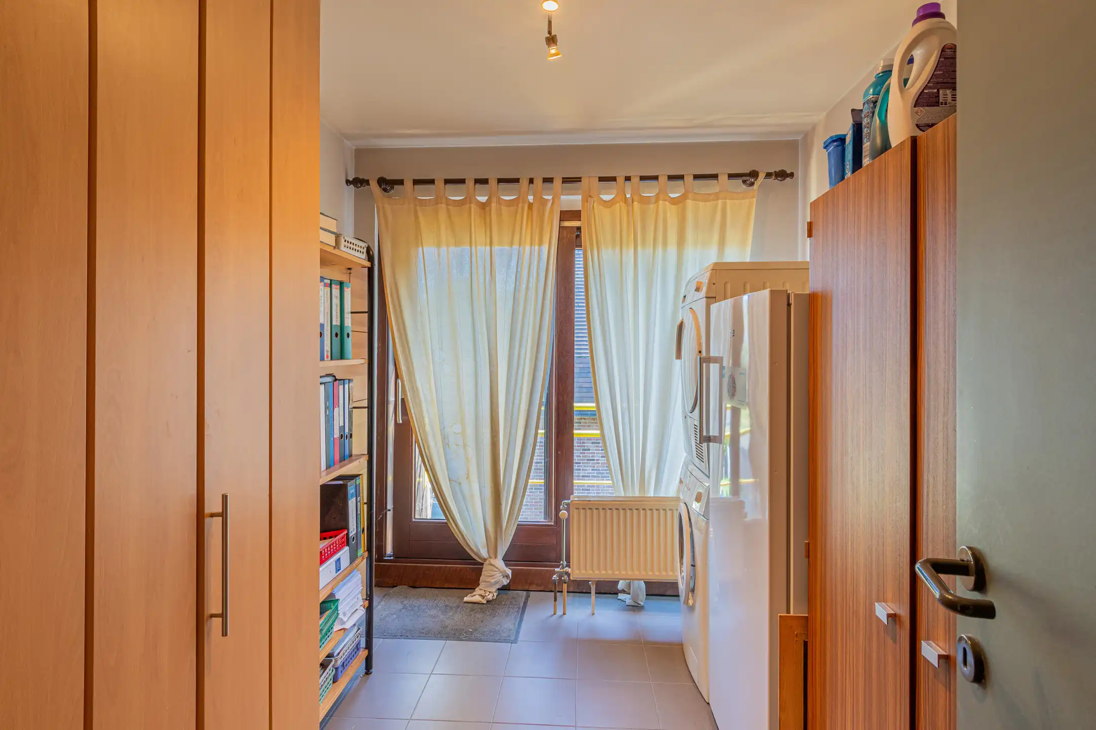 Ruim 3-slaapkamerappartement met garage foto 10