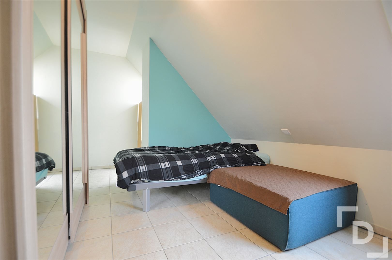 Dakappartement met terras te huur op centrale locatie in Ieper foto 9