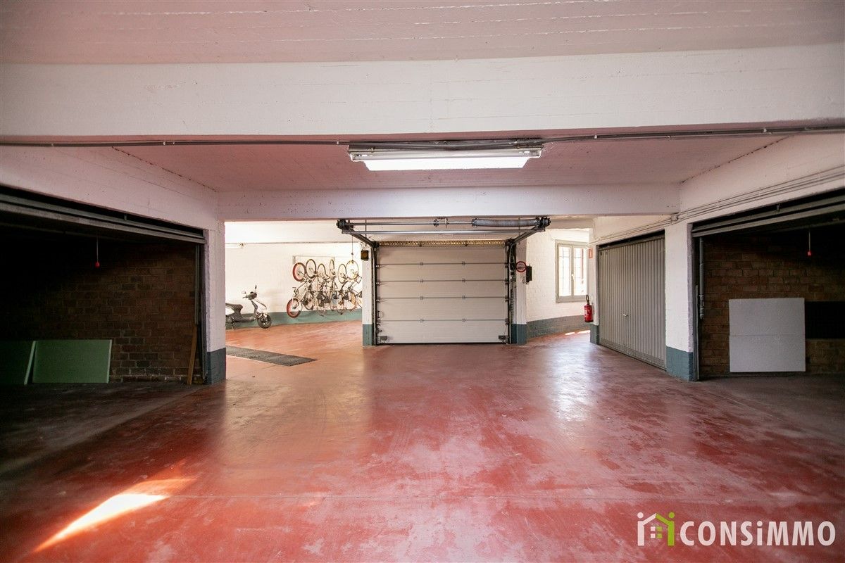 Ruim en lichtrijk appartement met 3 slaapkamers, 2 terrassen en garagebox in hartje Genk foto 26