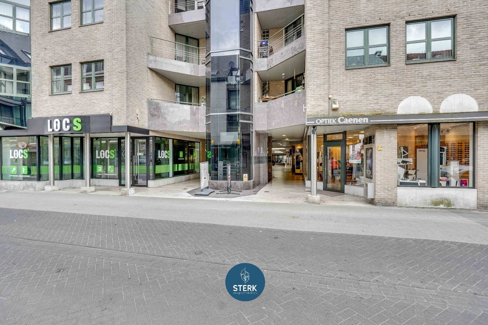 COMMERCIEEL PAND VAN 175 M² IN PASSAGE BEGAS, GELEGEN IN HARTJE LANAKEN ! foto 3