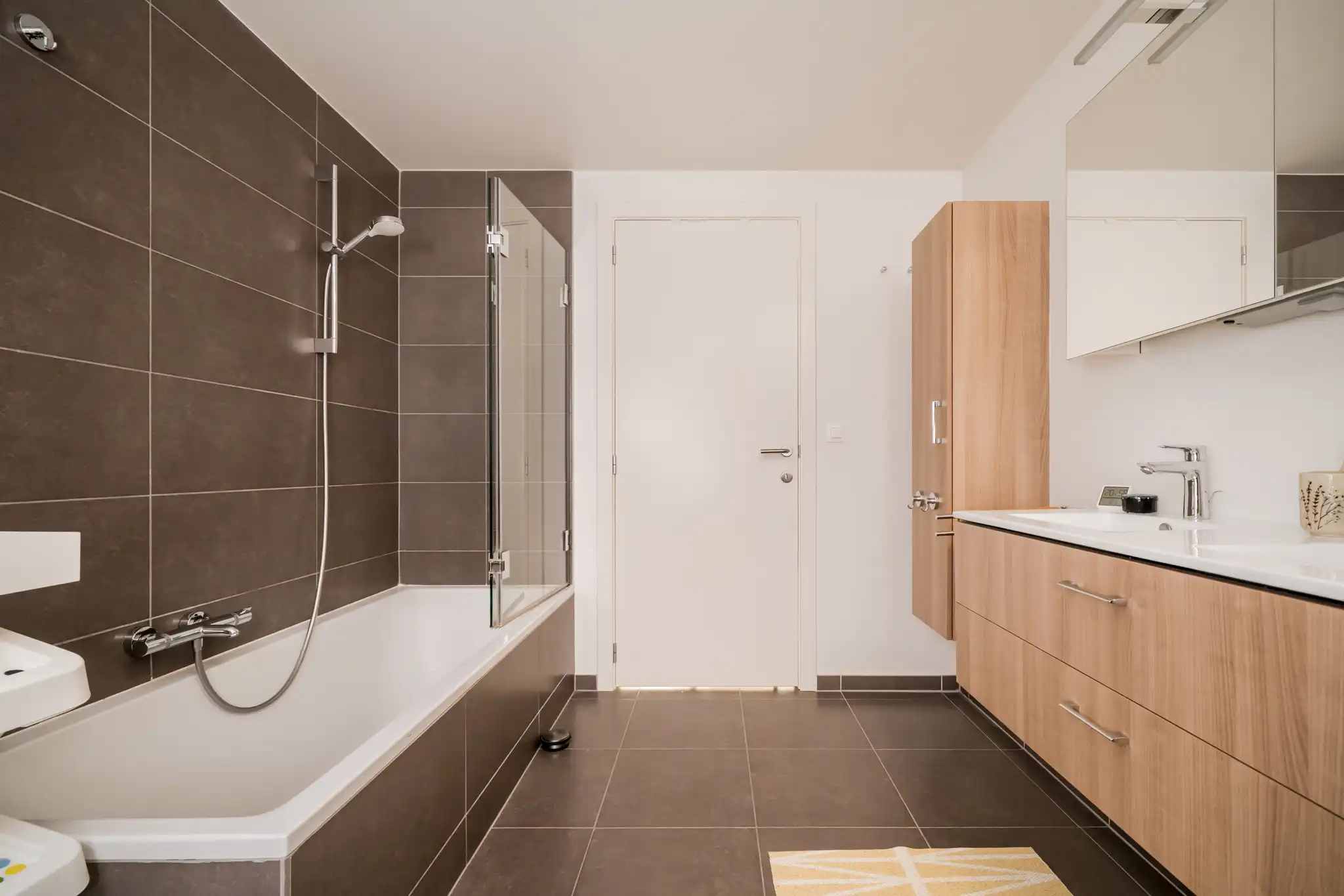 Stijlvol gelijkvloers appartement met 3 slaapkamers en ruim terras in groene, autoluwe woonomgeving foto 22