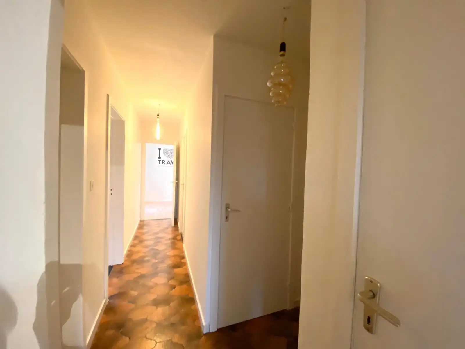 Instapklaar gelijkvloers appartement met garage ! foto 9