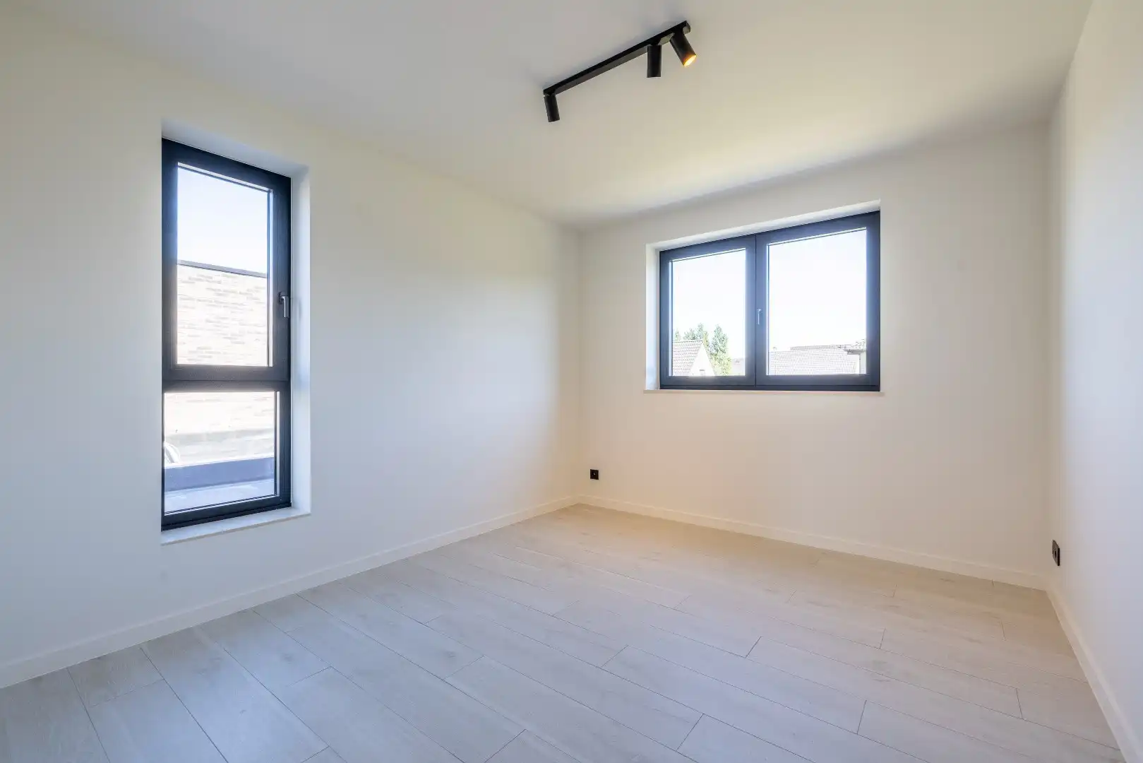 HALF OPEN NIEUWBOUW BEN-WONING MET 3 SLK, GARAGE, TERRAS EN TUIN foto 18