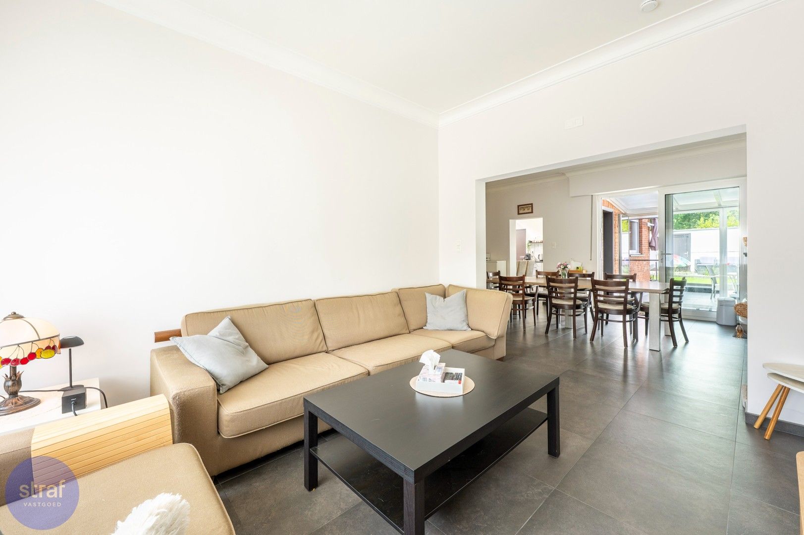 Enorme rijwoning met 6 slaapkamers én een zwembad foto 4