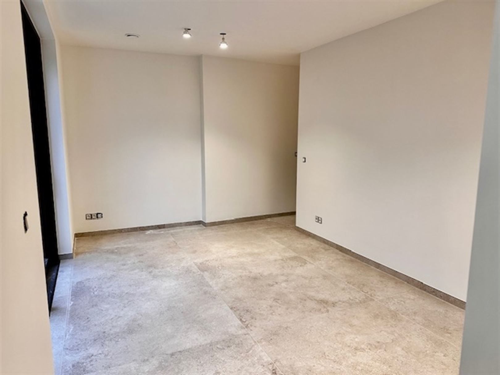 Volledig vernieuwd appartement te huur foto 5