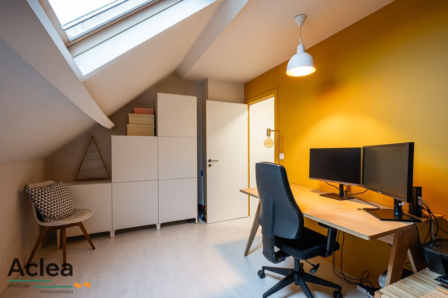 Instapklare starterswoning met tuin en garage in Eeklo foto 25