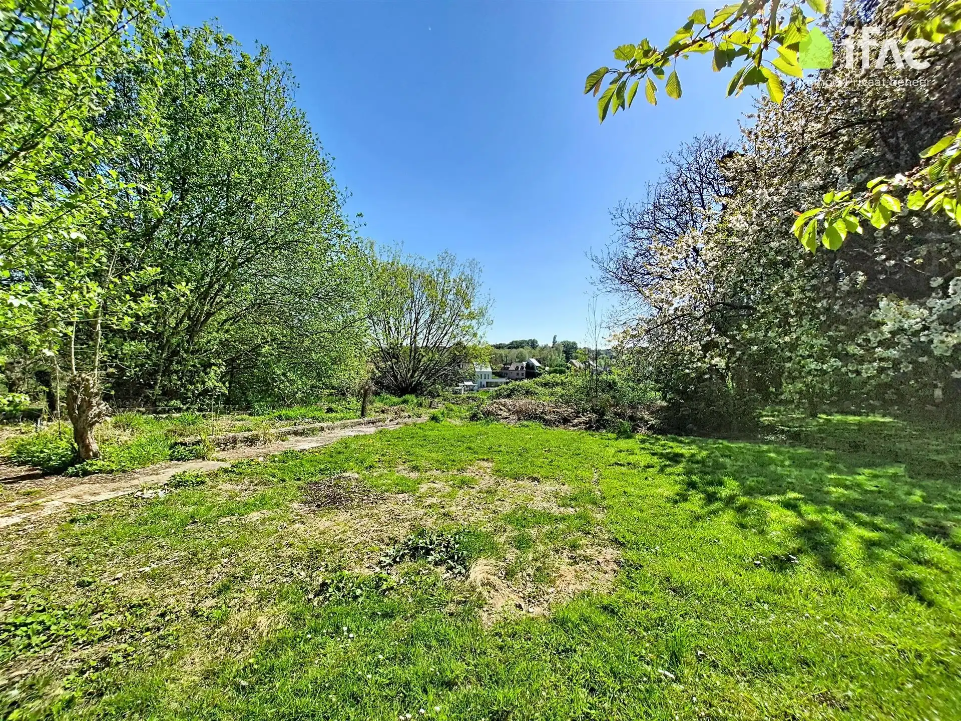 Stevige 3-gevel, 5 slpks, dubbele garage, centrum, ±17are foto 24