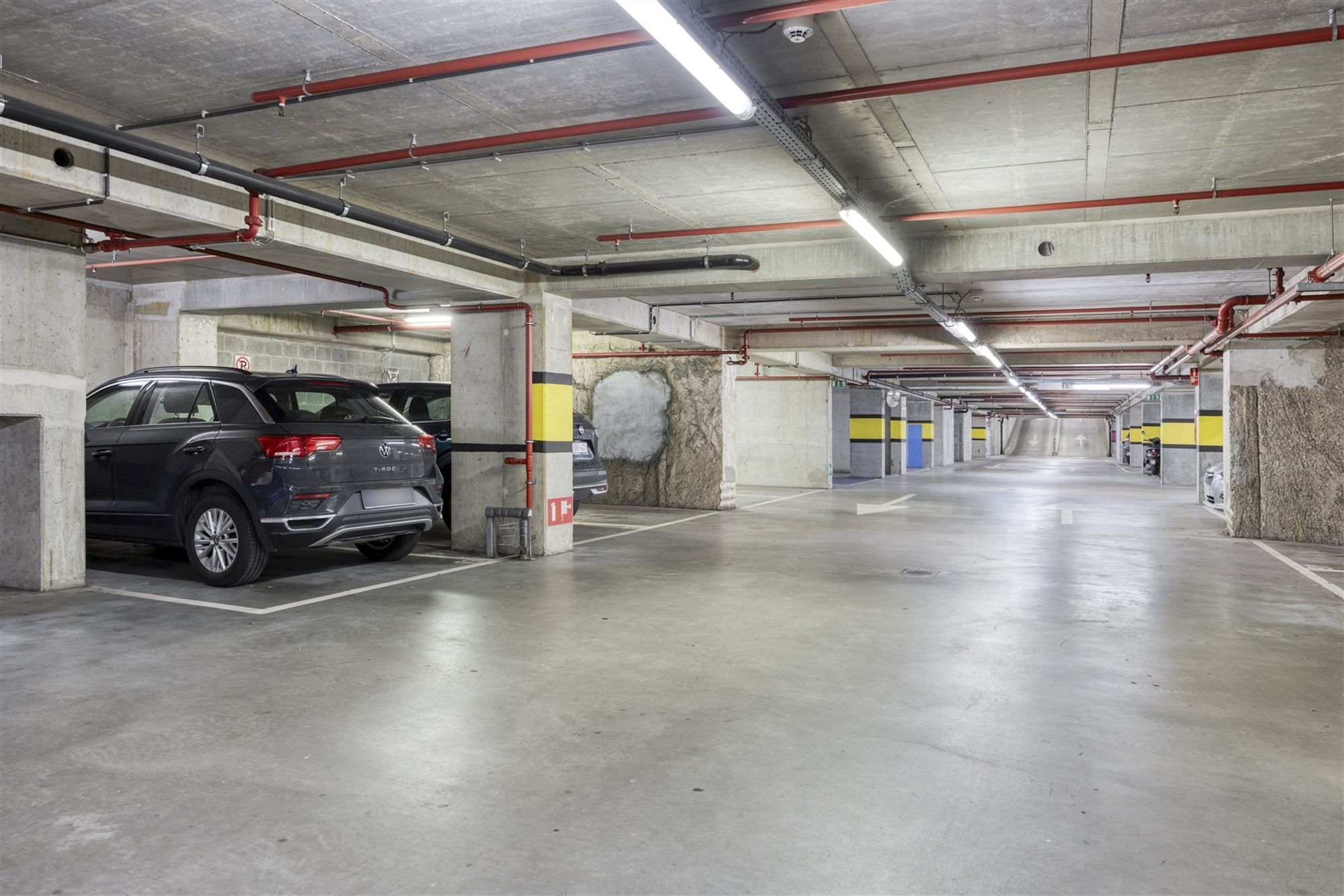 Instapklaar appartement met 2 slpks met terras in centrum Antwerpen foto 17