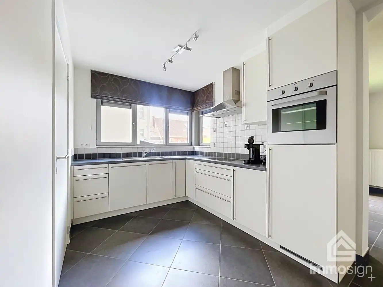 Praktisch appartement gelegen in het centrum van Bree! foto 5