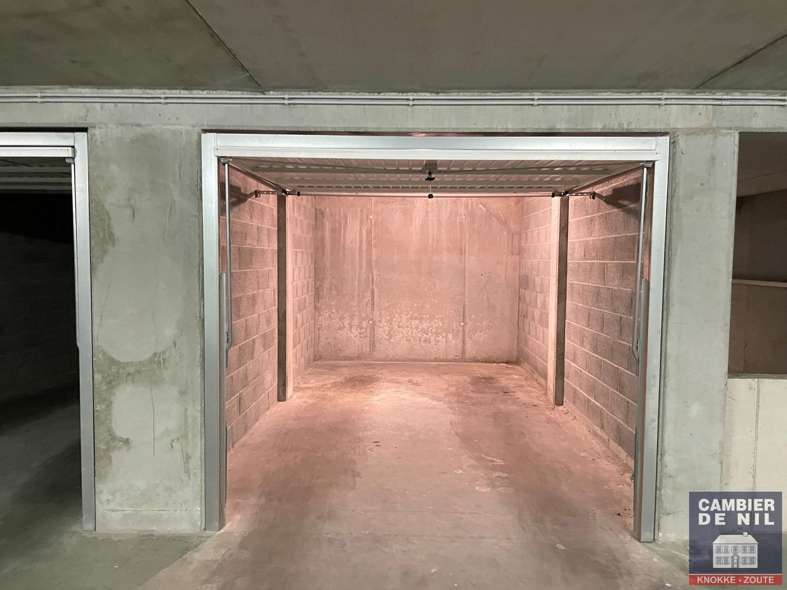 Makkelijk inrijdbare garagebox op +1 op de Elizabetlaan te Knokke-Heist  foto 2