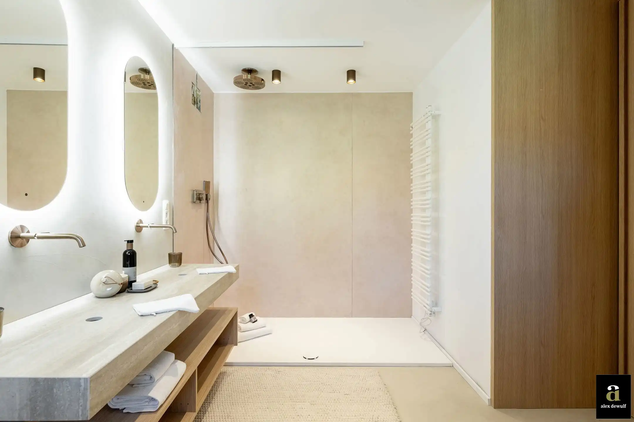 Volledig gerenoveerde villa ideaal gelegen in een rustig paadje in het Zoute. foto 26