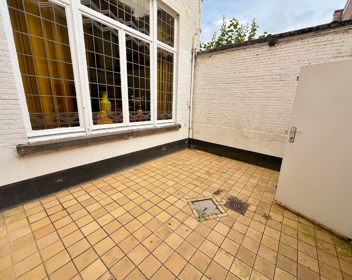 Ruim handelspand in het centrum van Ieper foto 8