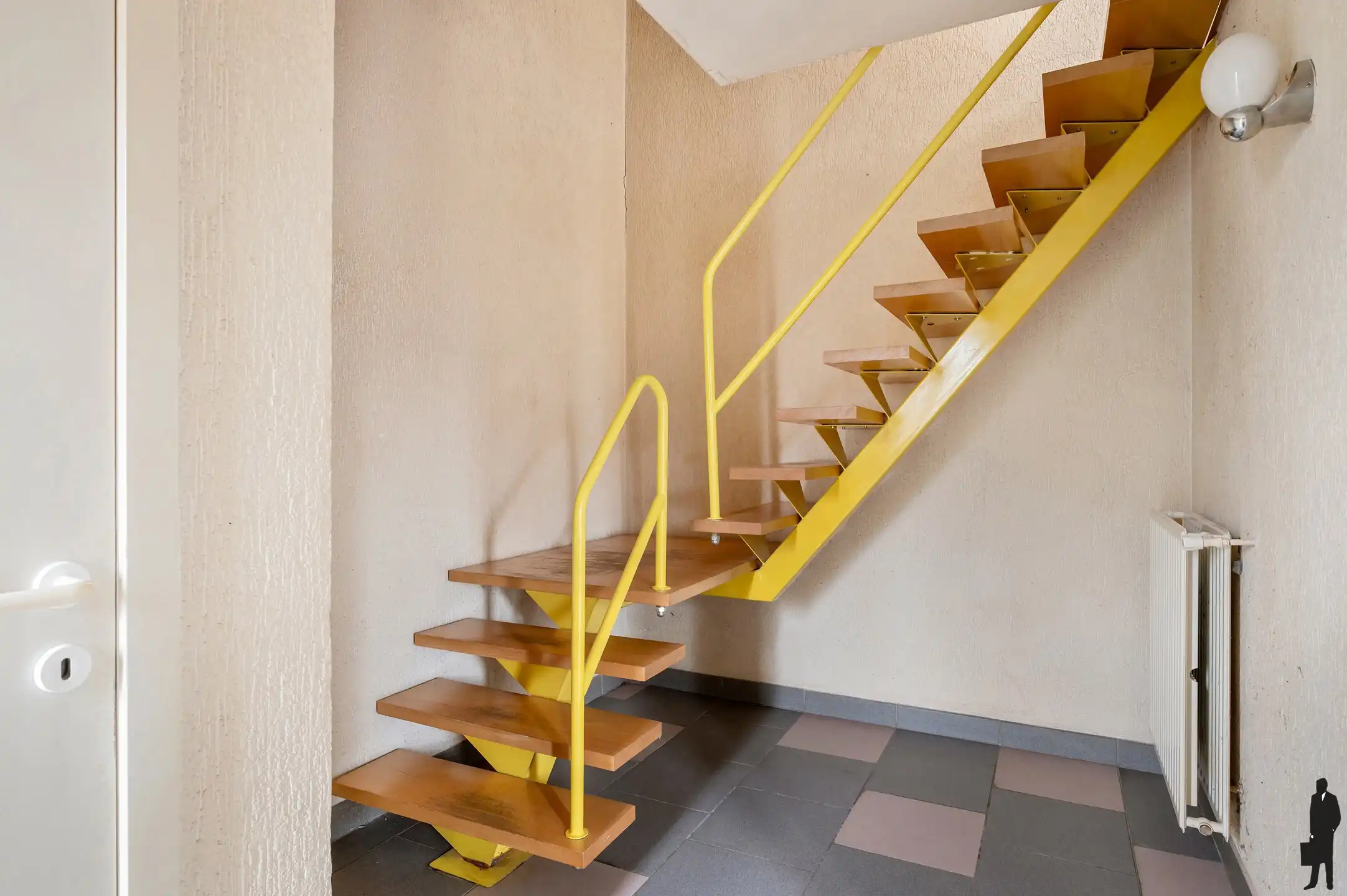 Op te frissen HOB pal in centrum! foto 3