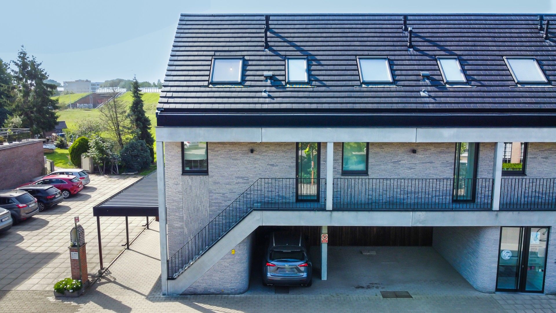 Duplex appartement met autostaanplaats te Zwijndrecht foto 17