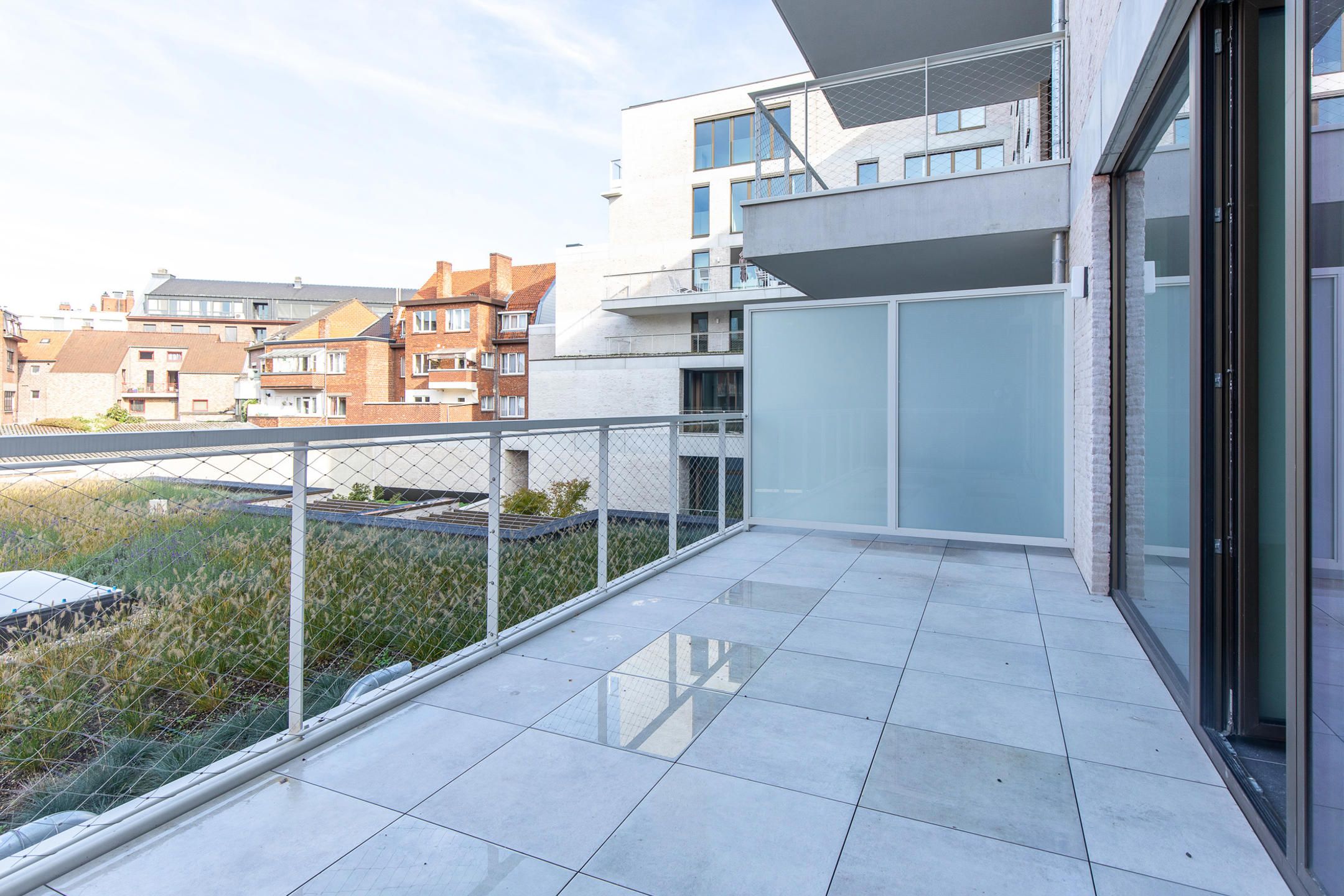 INSTAPKLAAR BEN-APPARTEMENT 77 m² 1 SLAAPKAMER- RUIM TERRAS foto 3