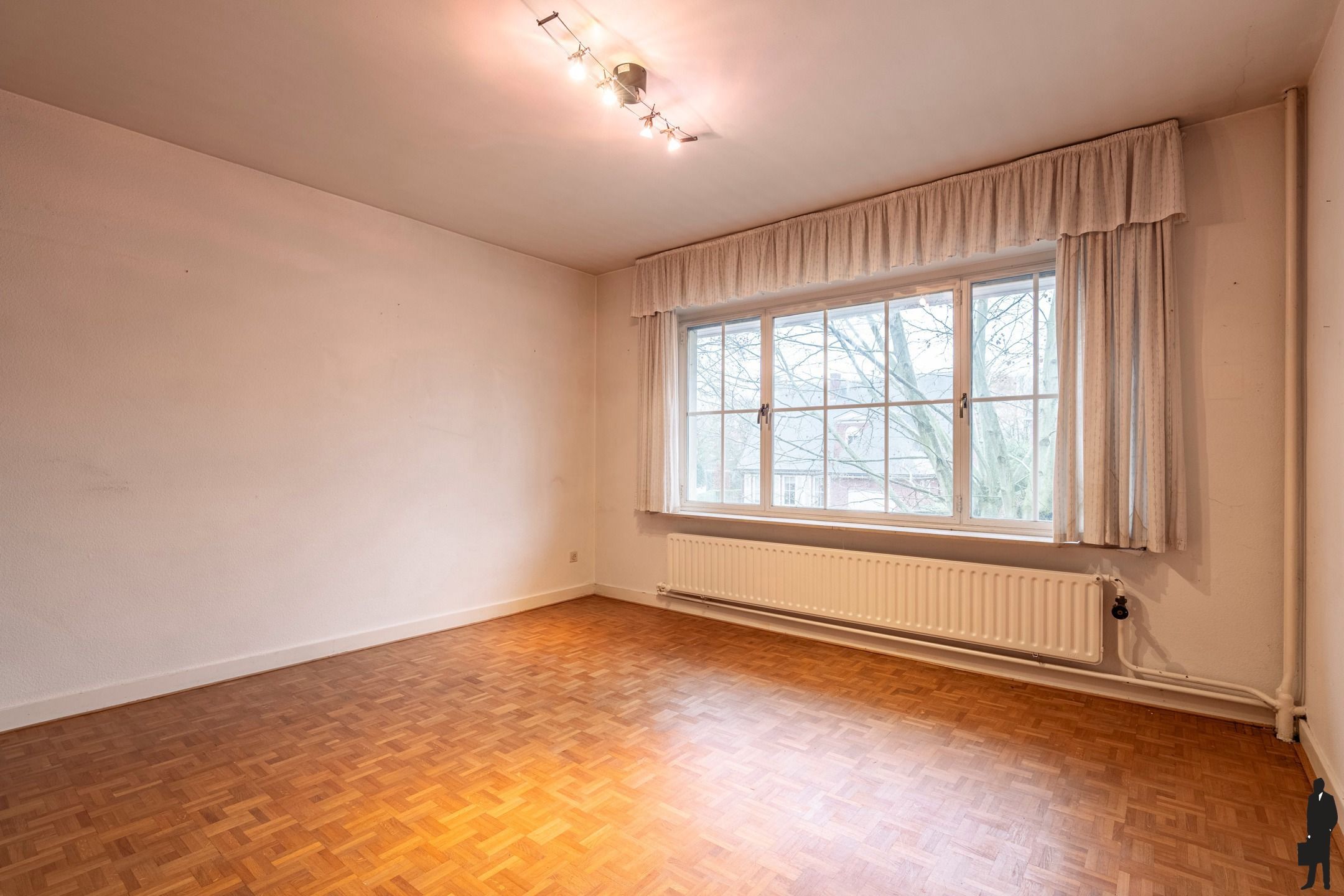 Statige en ruime gezinswoning met 5 slpks op 1.065m² foto 13