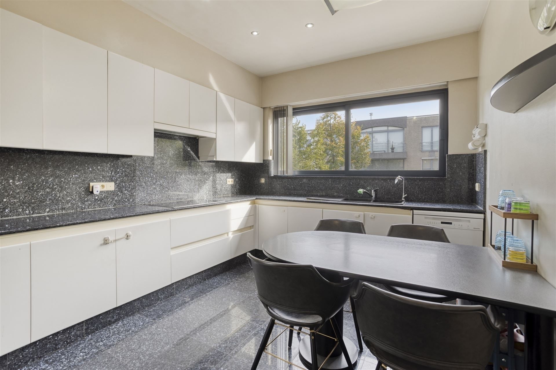 Exclusieve, ruime gezinswoning  foto 16