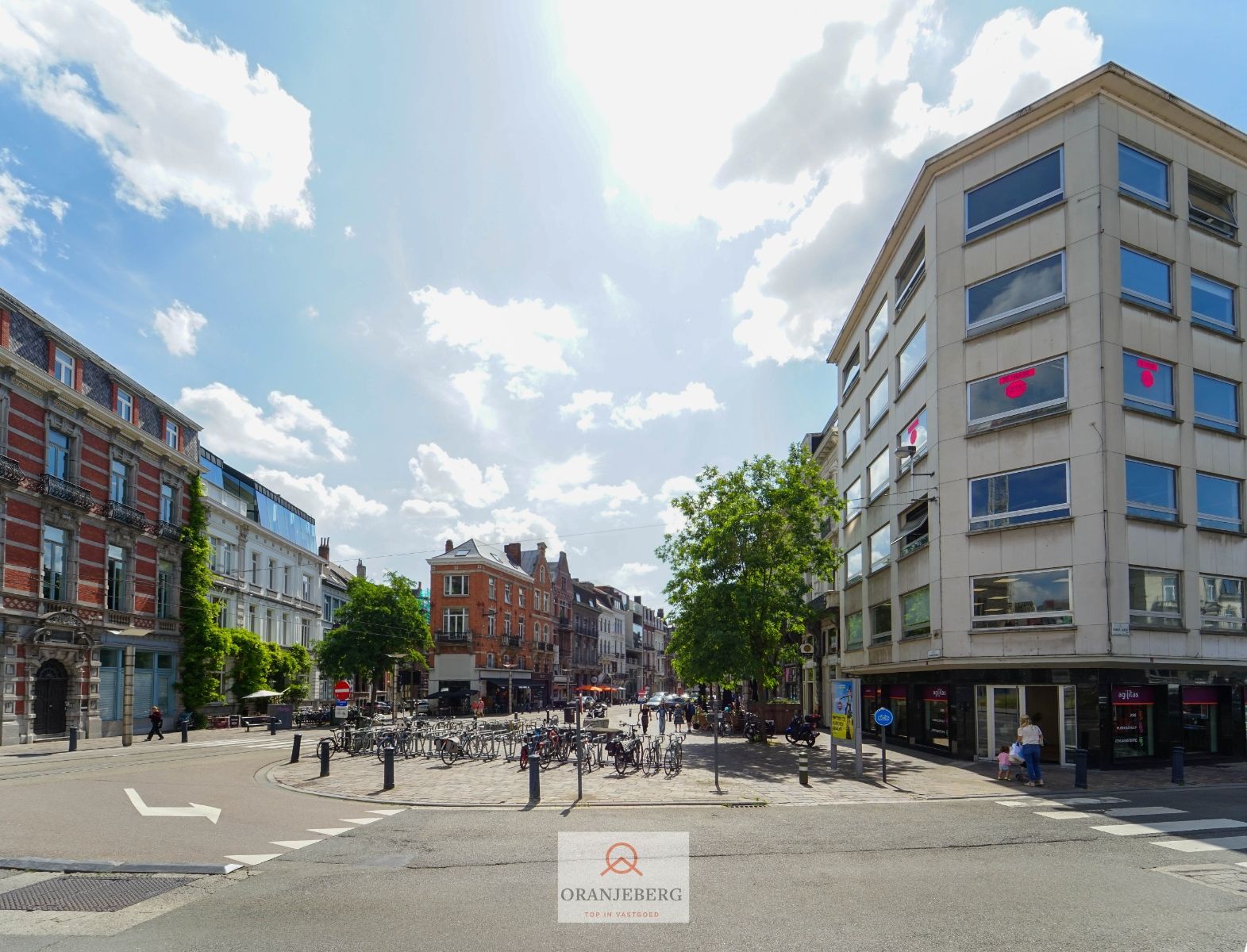 Instapklaar hoekkantoor met 5 ruimtes aan François Laurentplein foto 4