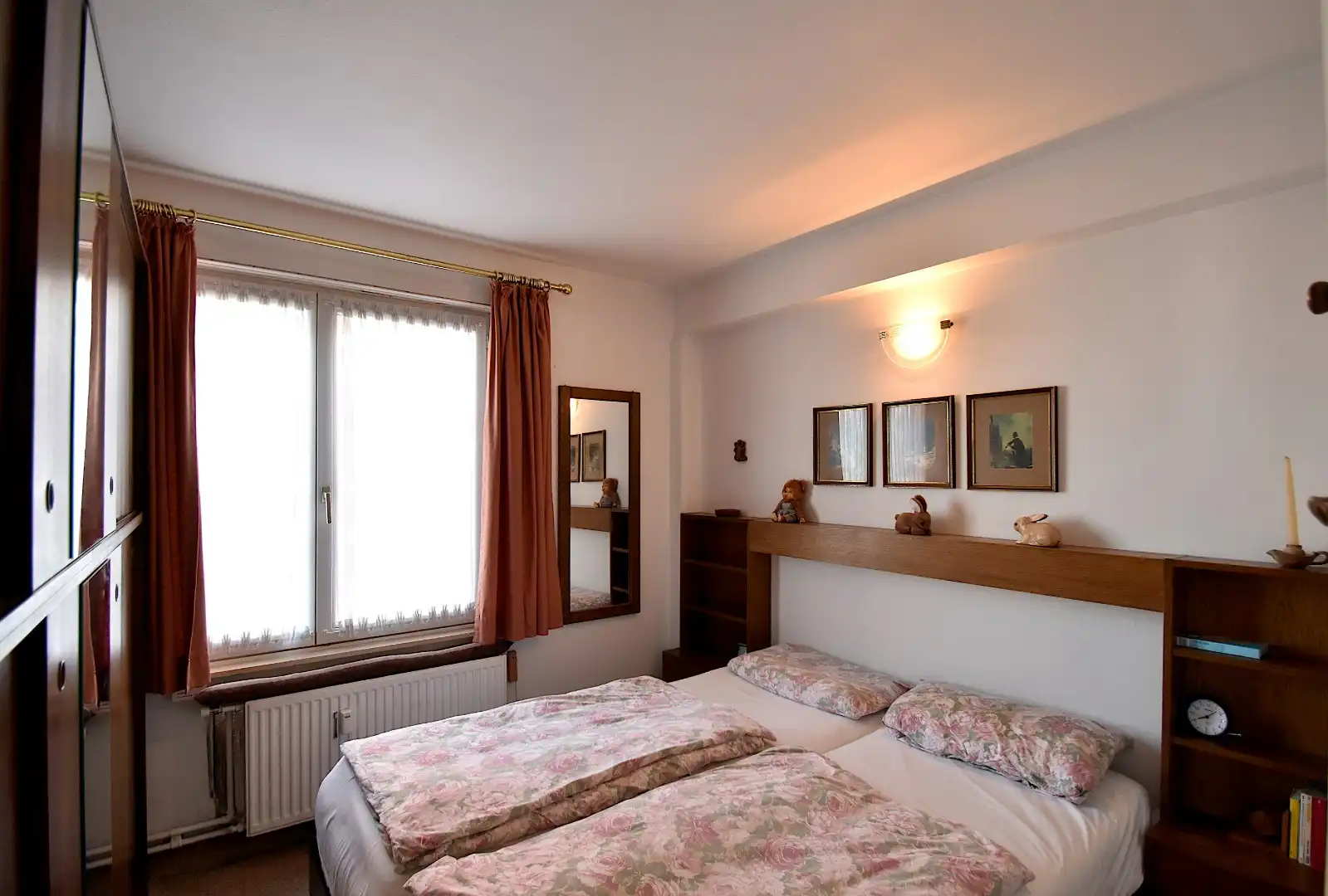 Op te frissen appartement met frontaal zeezicht op de zeedijk, De Haan foto 7