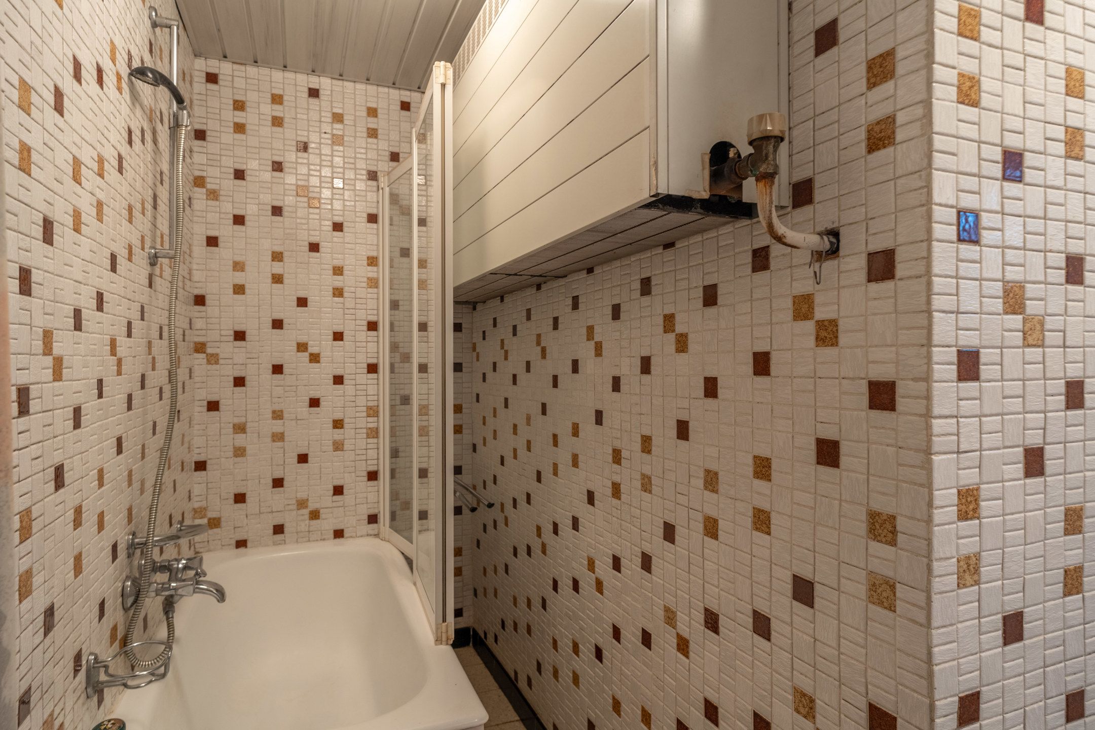 Te renoveren woning met 4-5 slpk's en tuin te Turnhout. foto 12