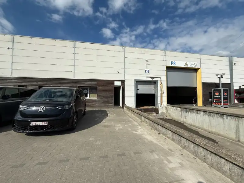 Magazijn te huur foto 8