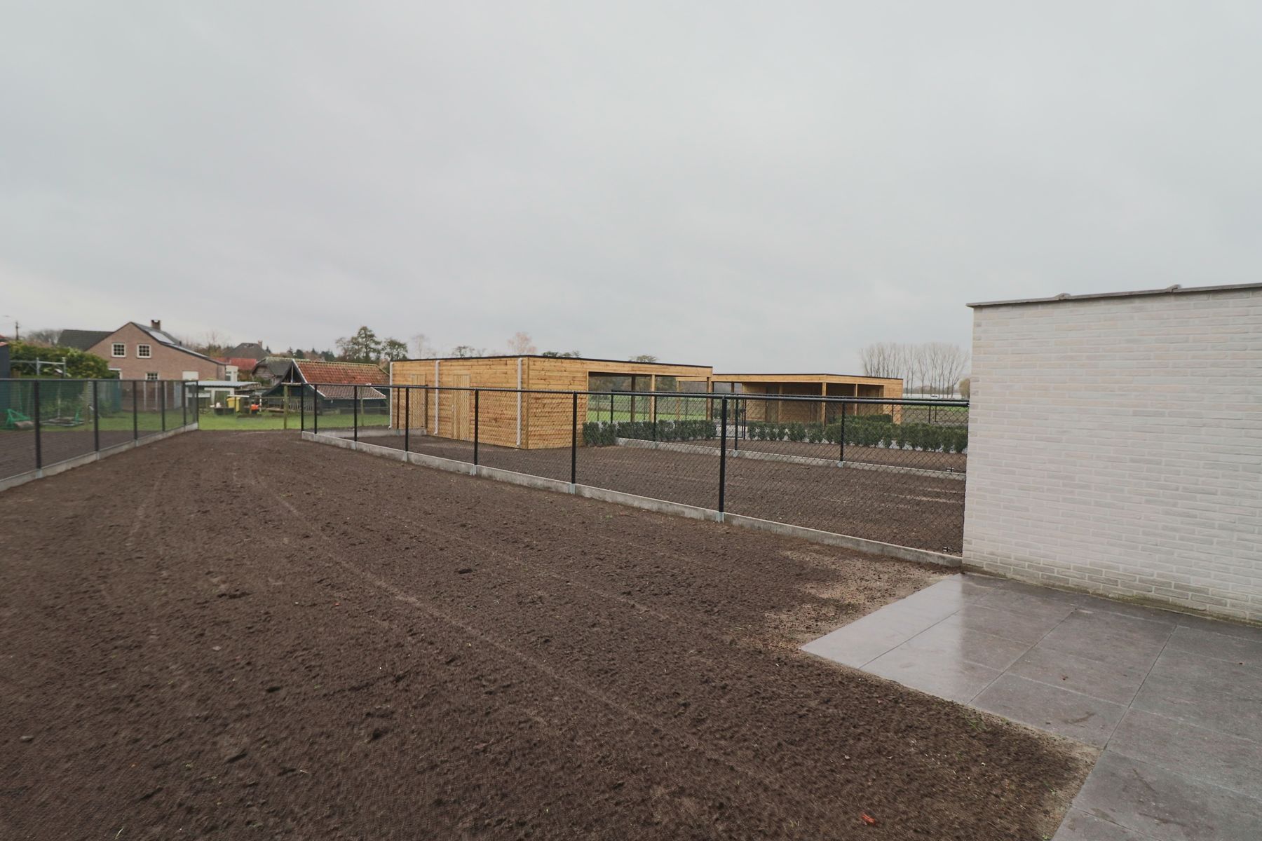 Woning met 3 slaapkamers en fietsenberging/carport op perceel van ca 367m² foto 17