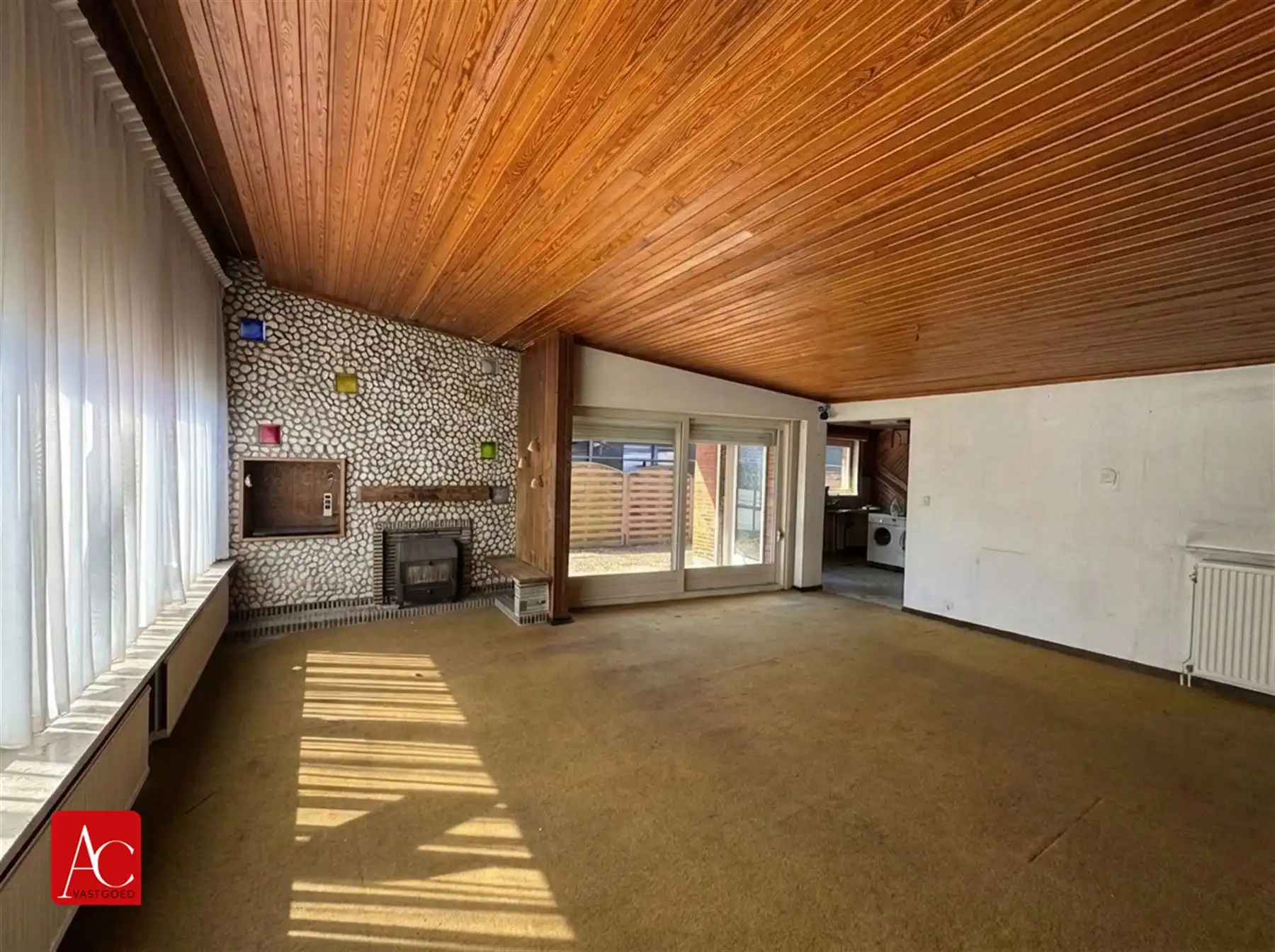 Renovatiewoning op ruim perceel foto 6