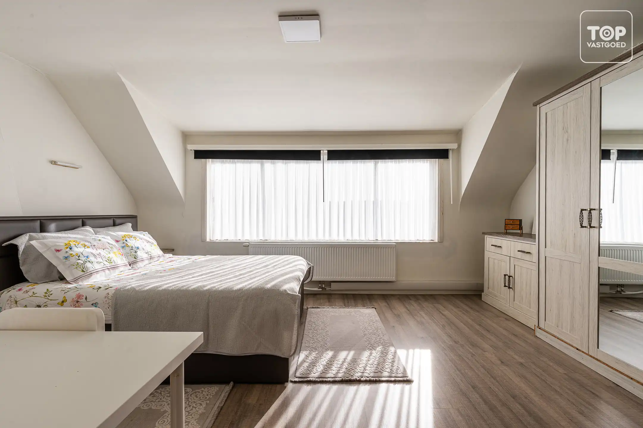Instapklare woning met magazijn foto 17