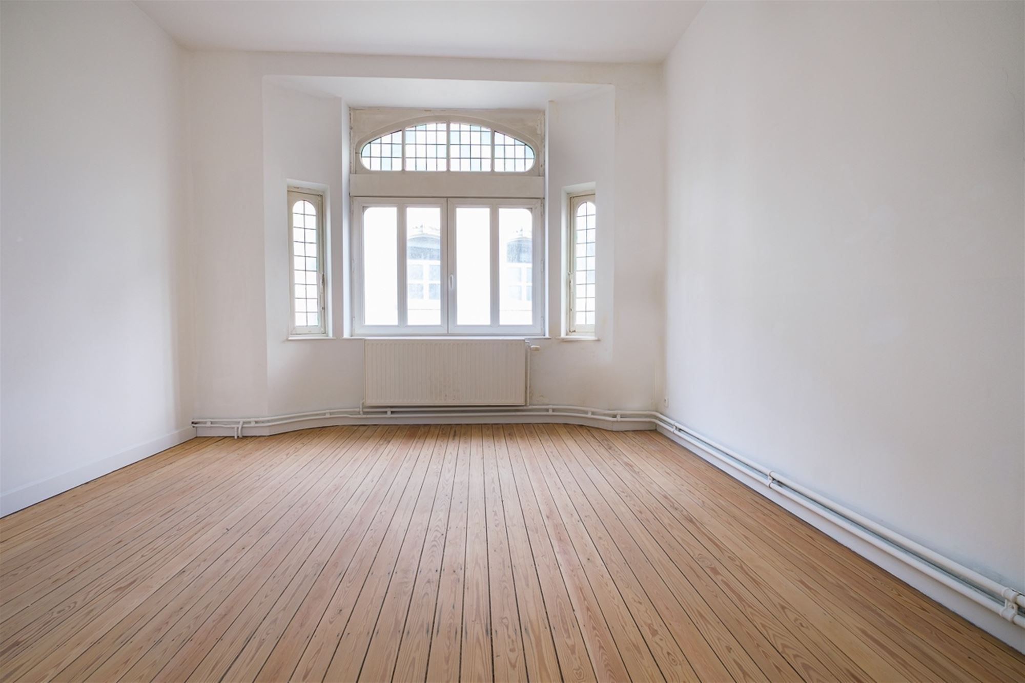 PRACHTIG HERENHUIS TE HUUR MET 4 SLKS IN HET CENTRUM VAN SINT-TRUIDEN  foto 15