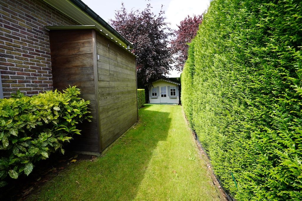 Residentieel gelegen bungalow op 910 m² voorzien van 4 slaapkamers foto 8