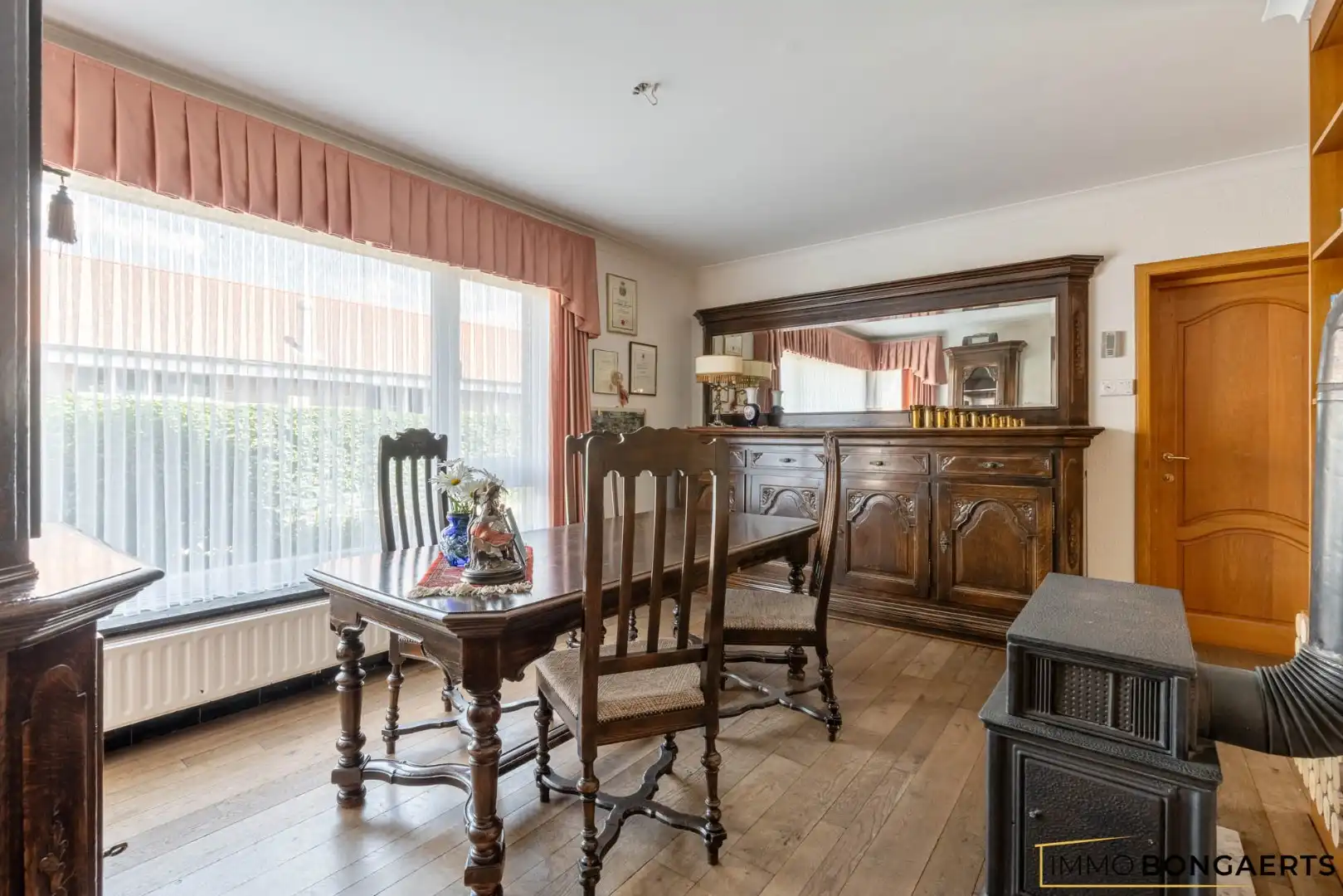 Ruime woning met 3 slaapkamers foto 4