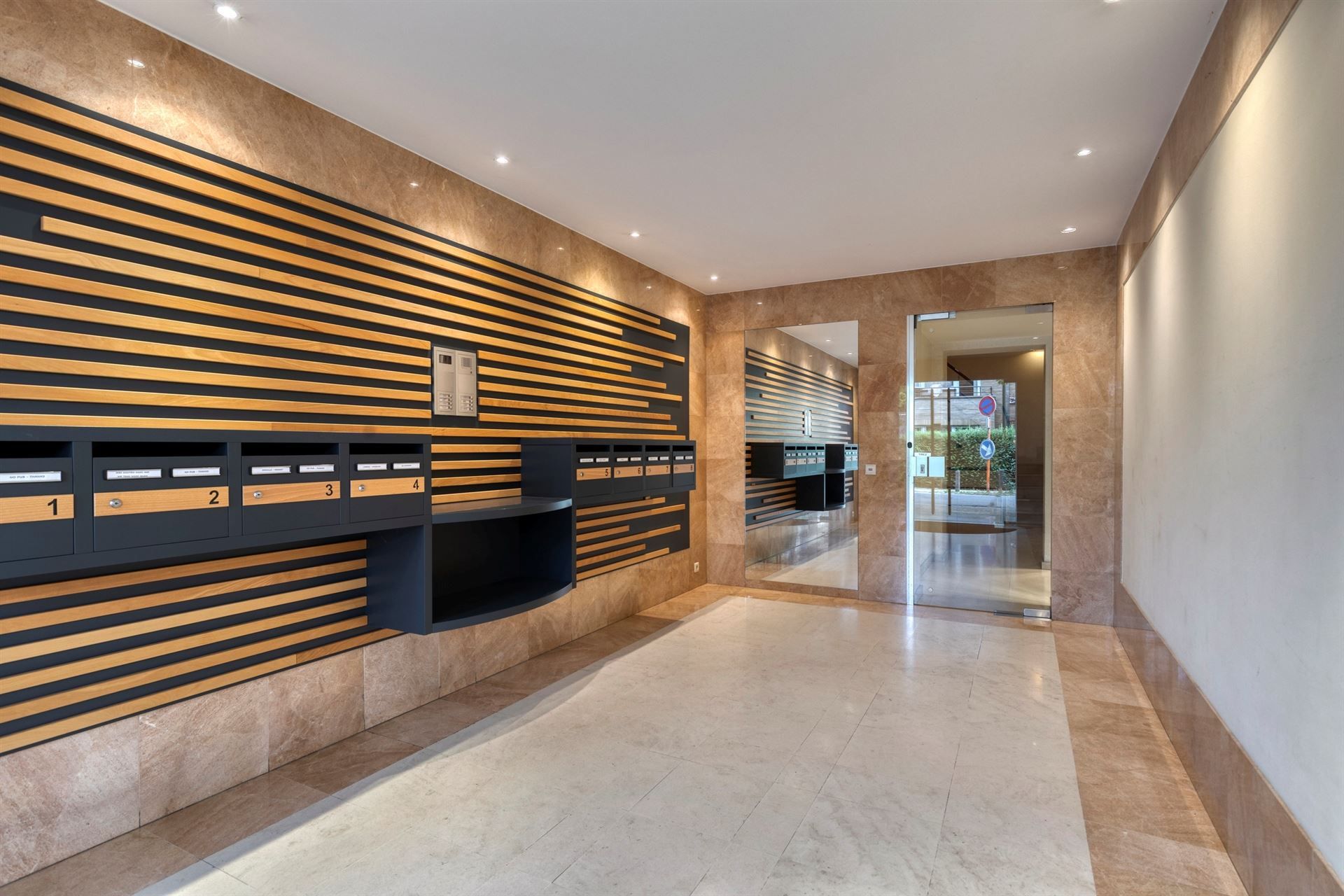 Exclusief gelegen villa-appartement in Ukkel, te Fort Jaco foto 4