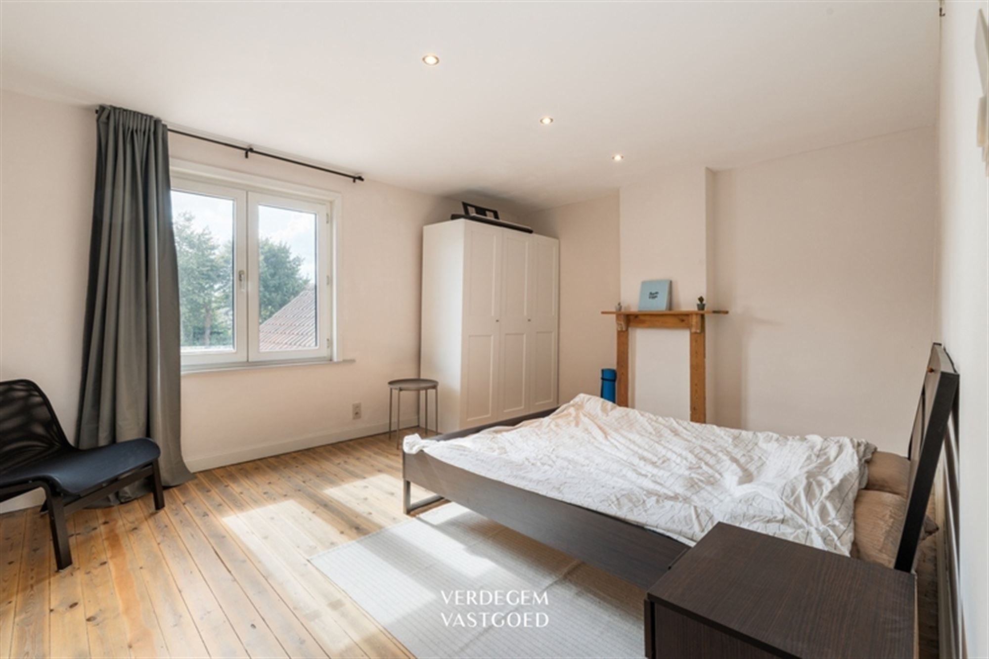 Woning met 2+1 slaapkamers, grote garage en tuin foto 8