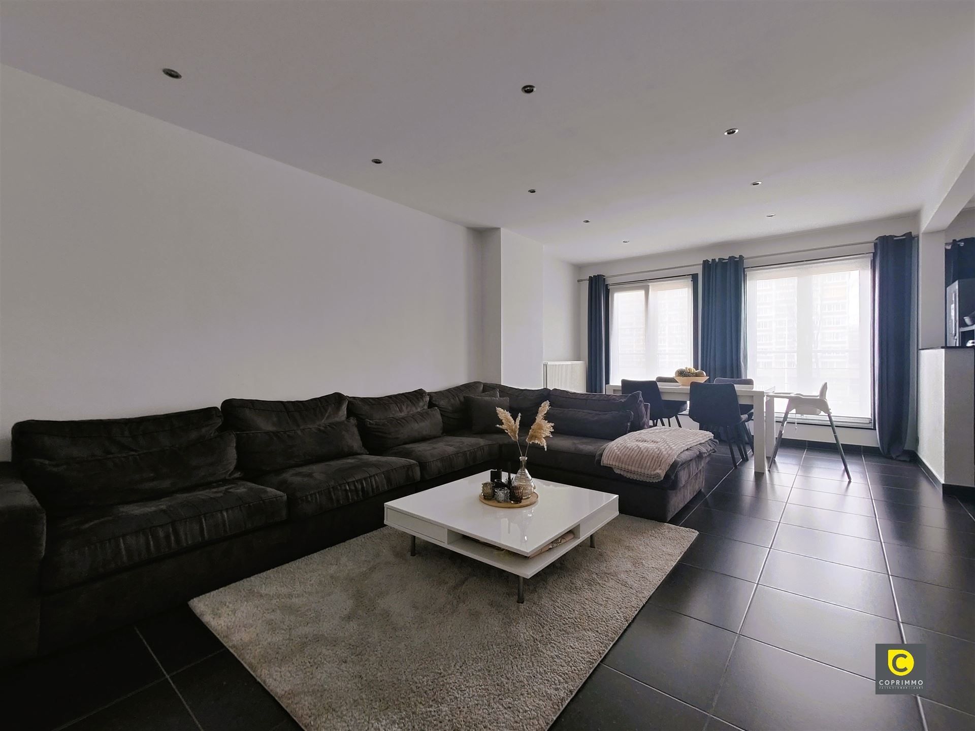 Ruim 2 slaapkamer app + autostaanplaats! foto {{pictureIndex}}