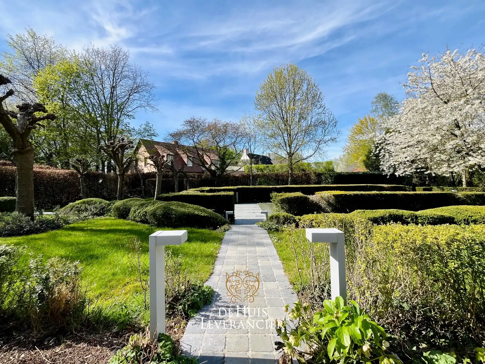 Exclusieve villa op uitzonderlijk perceel van 1 767 m², grenzend aan natuurgebied foto 5