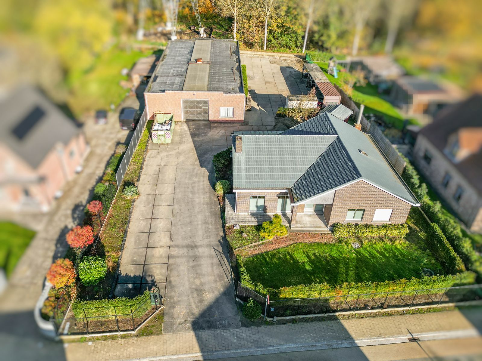 Vrijstaande woning mét magazijn (415m²) op een perceel van 2277m² te Bornem foto 3