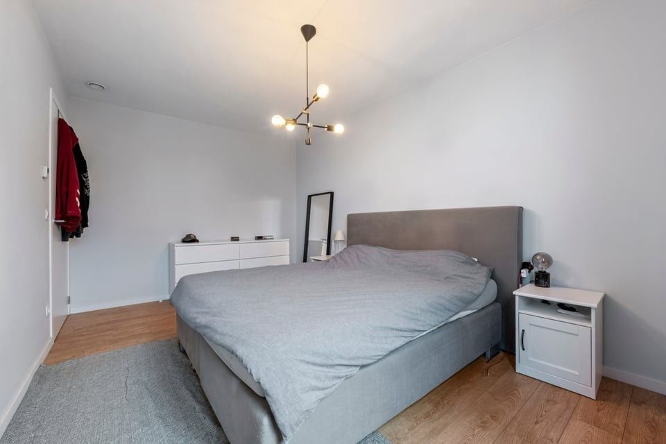 MODERNE HALFOPEN BEBOUWING MET INPANDIGE GARAGE EN RUIME TUIN IN SINT-TRUIDEN foto 18