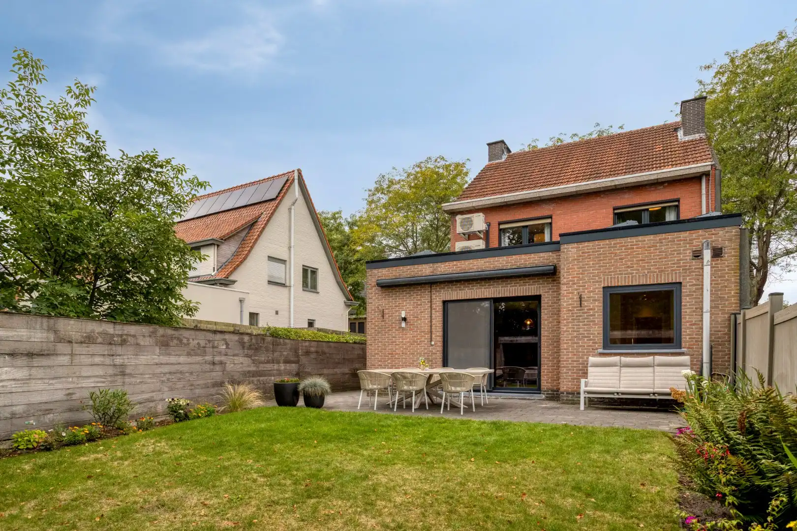 Gerenoveerde halfopen bebouwing met 4 slaapkamers, bureau en tuin in centrum Brasschaat foto 25