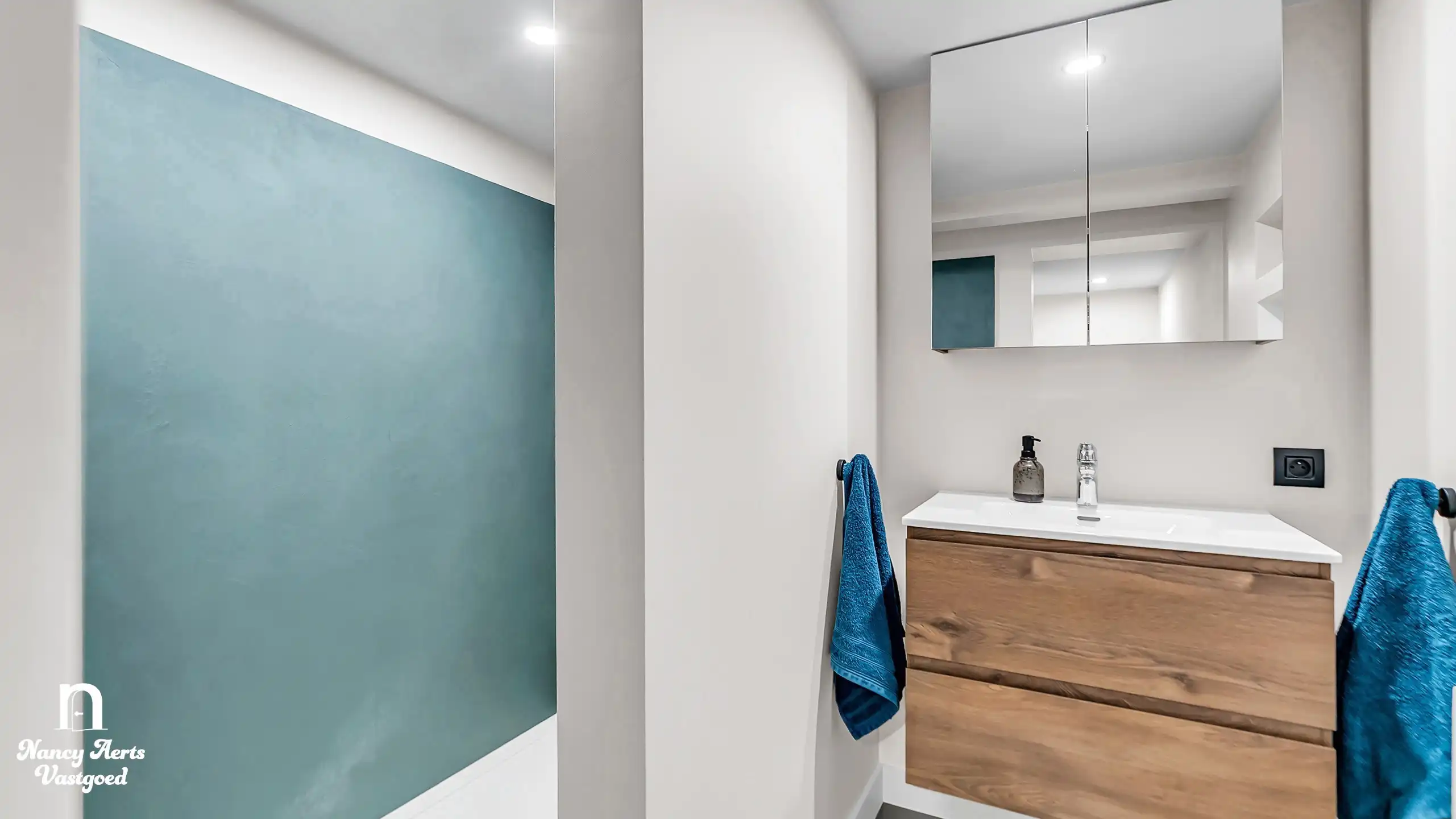Luxe villa met karakter en hedendaags comfort in het groen foto 21