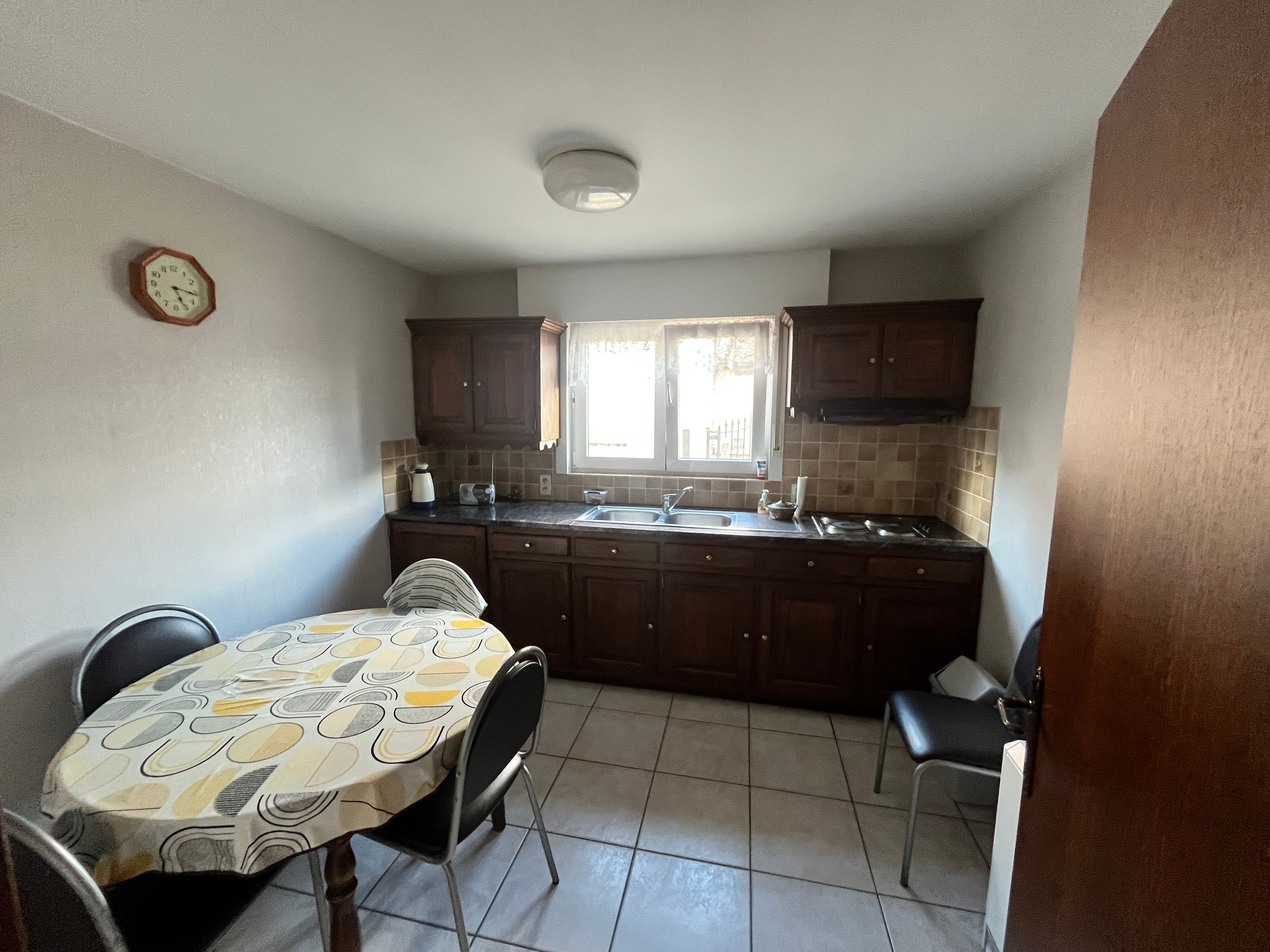 Goed onderhouden 3 slpk woning met ruime garage foto 3