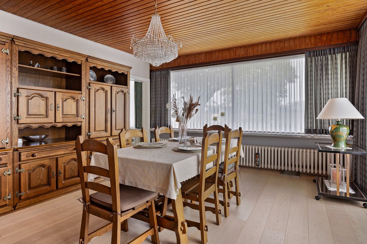 TE RENOVEREN BUNGALOW IN een RUSTIGE WOONWIJK MET MOOIE WOONVOLUMES foto 9