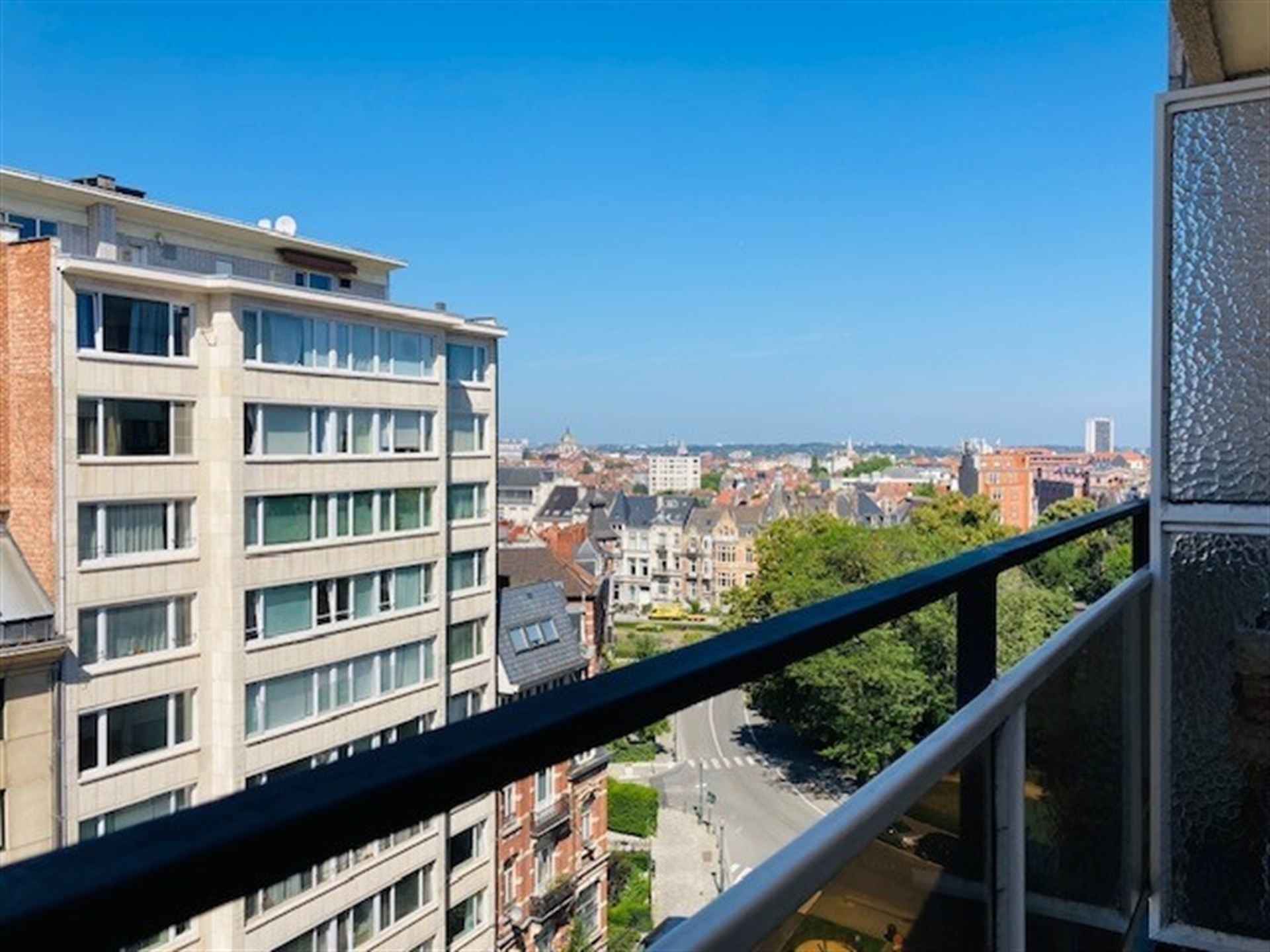 Gemeubelde studio met balkon - EU Wijk foto 12
