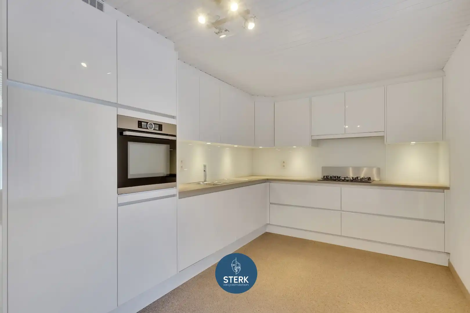 OP TE KNAPPEN GEZINSWONING OP EEN CENTRALE LOCATIE TE REKEM !  foto 8