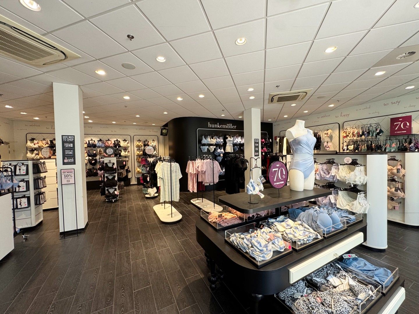 Handelspand gelegen op een toplocatie in hartje Bilzen foto 3