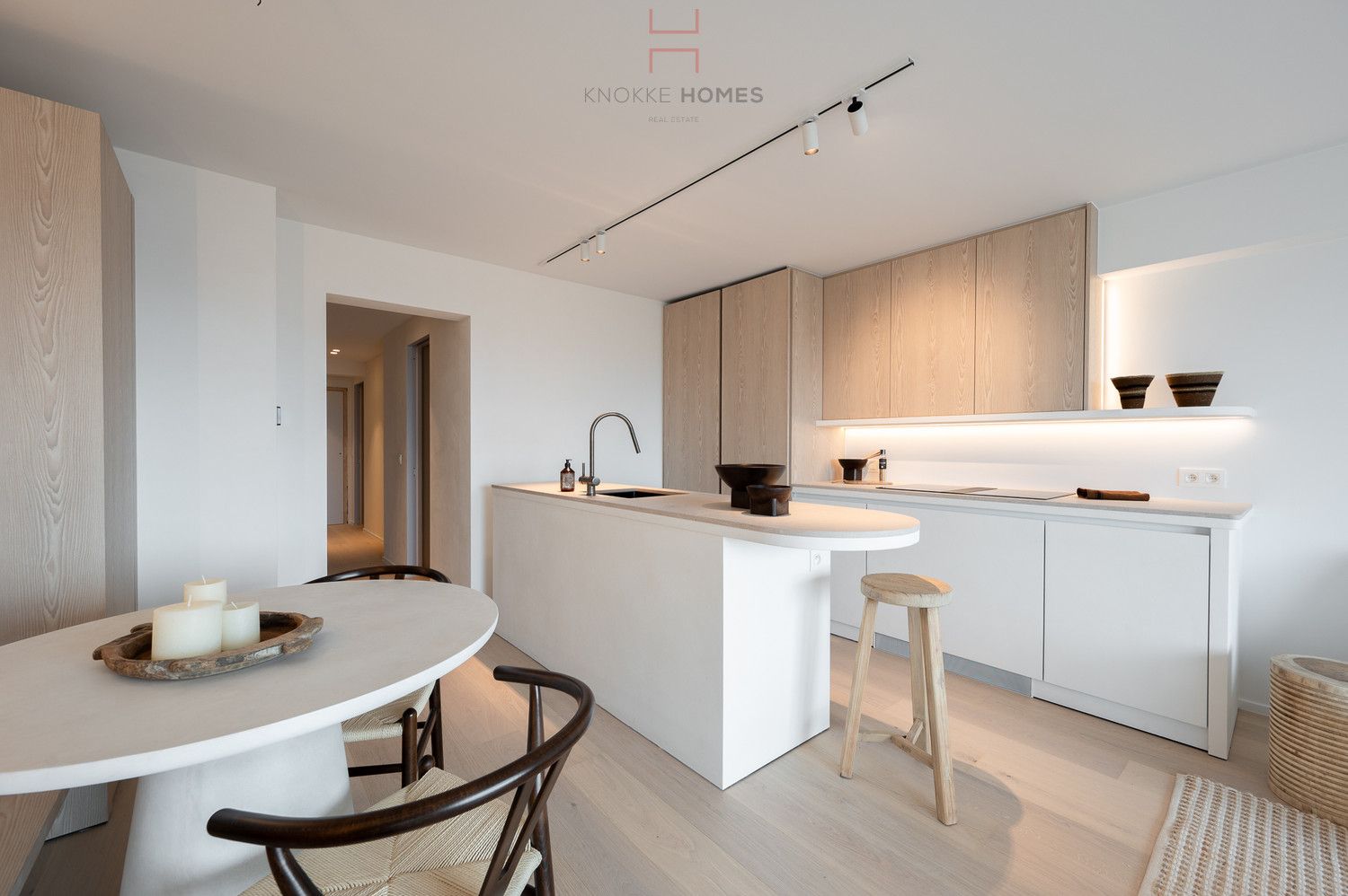 Luxueus gerenoveerd appartement op de zeedijk aan de zeilclub Anemos in Duinbergen foto 5